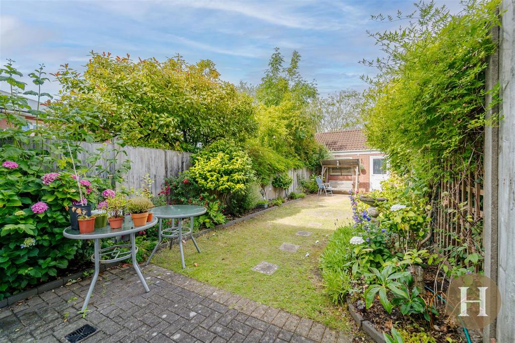 Hadleigh Estate Agents-24.jpg