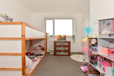 85 Friars Way, Dover, CT16 2DN