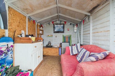 Log cabin for sale, Beach Hut, WideWater Lagoon, BN15 8LJ