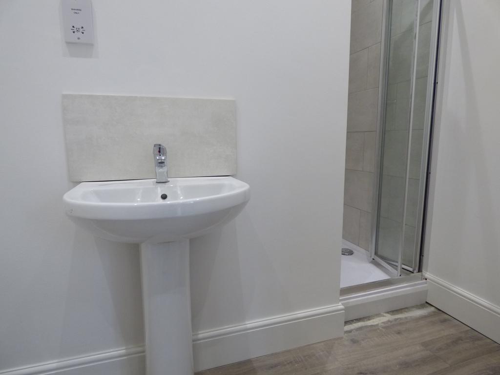 Shower room (1)