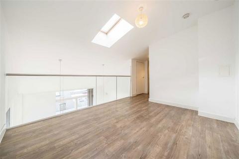 2 bedroom flat to rent, Milles Square, London SW9