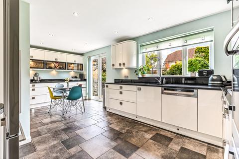 5 bedroom detached house for sale, The Huntings, Kirby Muxloe, LE9