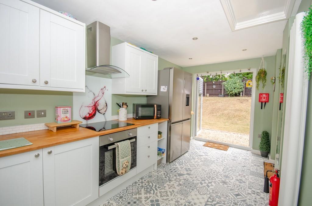 Kitchen pic 3.jpg