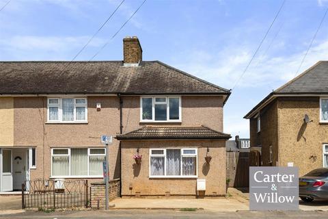 3 bedroom end of terrace house for sale, Ilchester Road, Essex