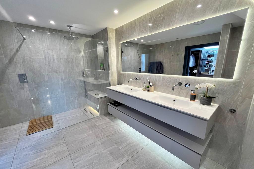 En Suite to Primary