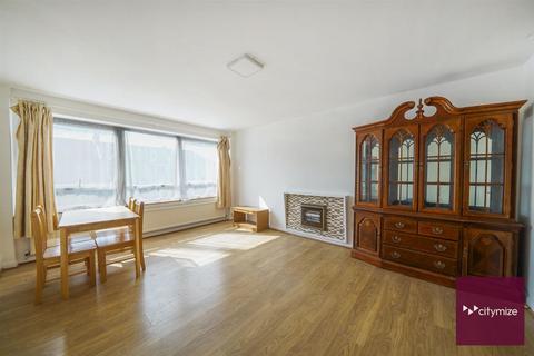 2 bedroom flat for sale, Wellwood Road, Ilford
