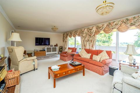 undefined, 6 Eynsham Court, Clifton Road, Stockwell End, Wolverhampton, WV6 9AR