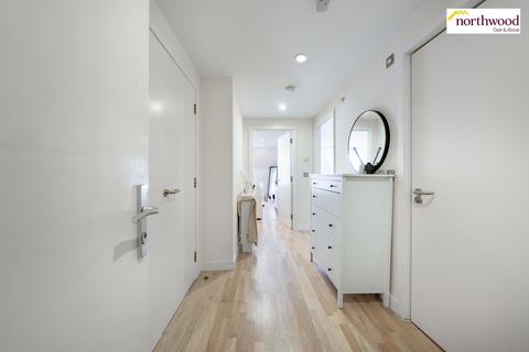 1 bedroom flat for sale, Aldenham Road, Bushey, WD19