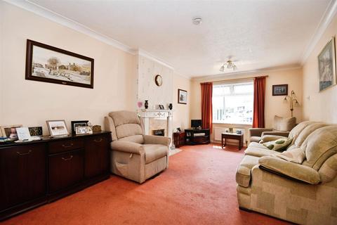 2 bedroom semi-detached bungalow for sale, Elsham Rise, Hessle