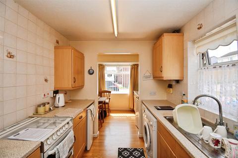 2 bedroom semi-detached bungalow for sale, Elsham Rise, Hessle