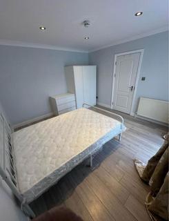 1 bedroom in a house share to rent, Byron Road
