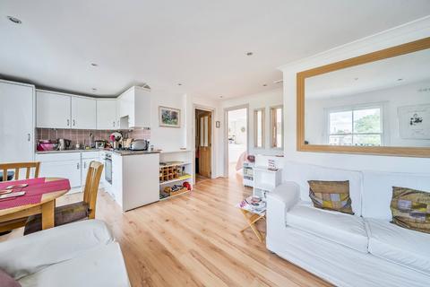 1 bedroom flat for sale, Battersea High Street, London, SW11