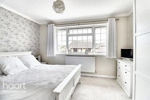 12 Bentley Close, Chatham, ME5 8UH
