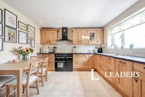 3 bedroom end of terrace house for sale, Colchester Road, Lawford, Manningtree