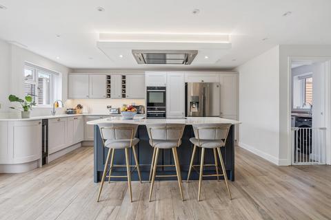4 bedroom detached house for sale, Browning Drive, Hitchin, SG4