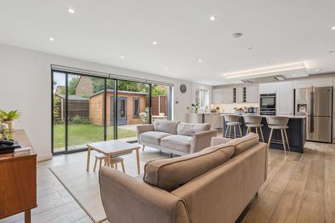 33 Browning Drive, Hitchin, SG4 0QR