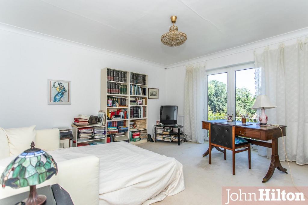 The Vale-55-Bed 4.jpg