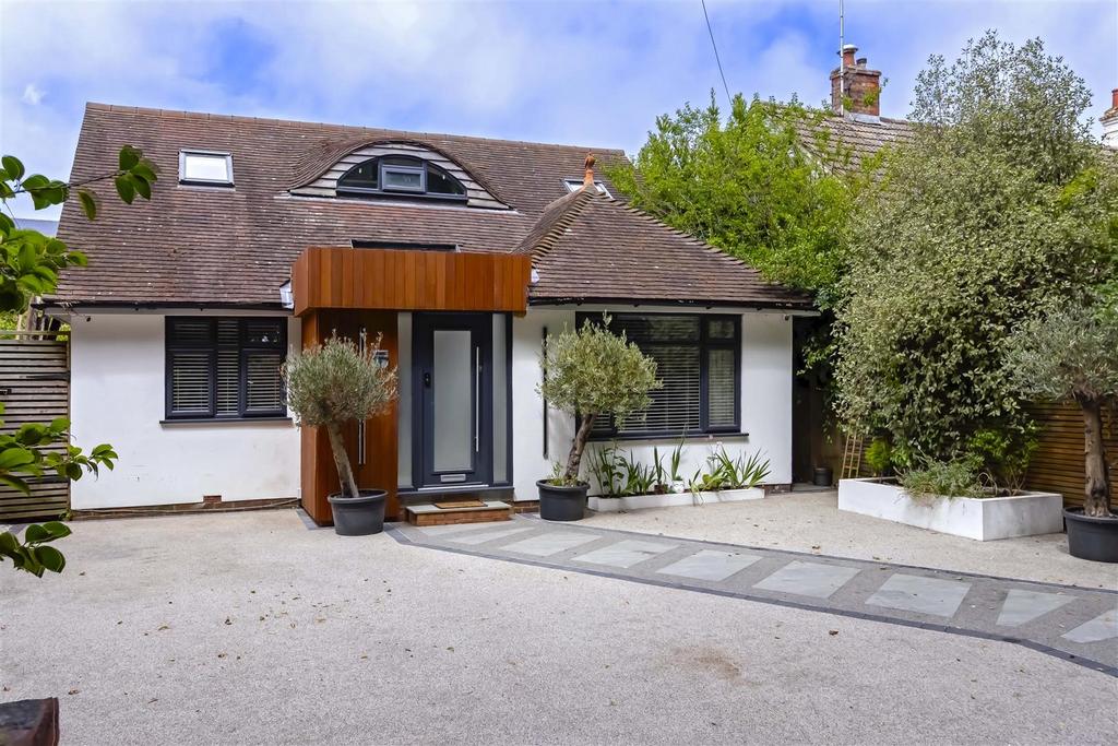 Chesswood Road 27.jpg