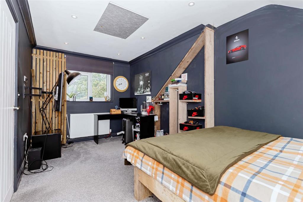 Chesswood Road 13.jpg