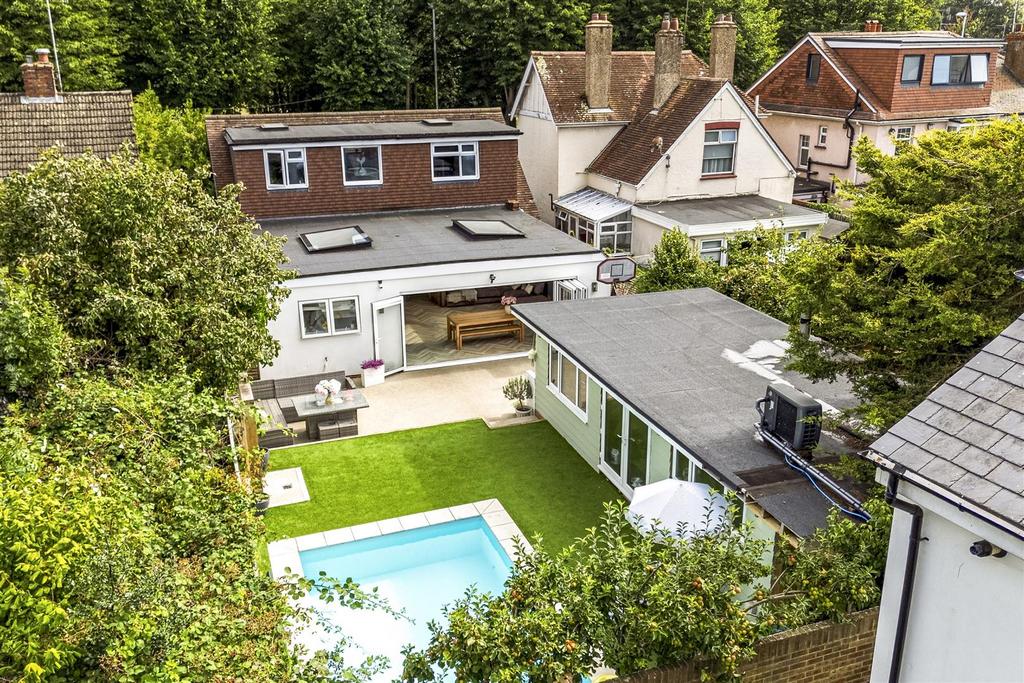 Chesswood Road, 9 006.JPG