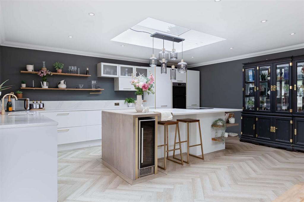 Chesswood Road 4.jpg