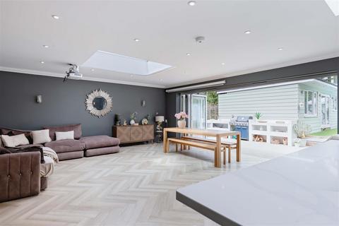 undefined, Chesswood Road, Worthing