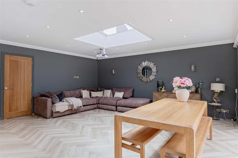 undefined, Chesswood Road, Worthing