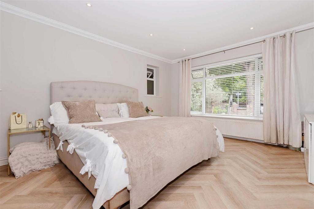 Chesswood Road 6.jpg