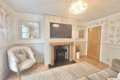4 Clos Cae Bach, Dafen, Llanelli, SA14 8GJ
