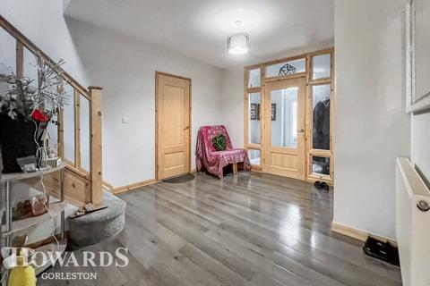 5 bedroom detached house for sale, Burgh Road, Gorleston