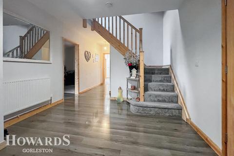 5 bedroom detached house for sale, Burgh Road, Gorleston