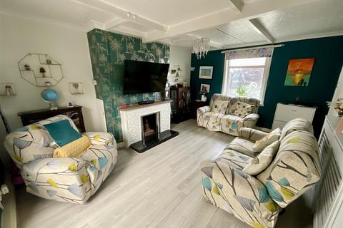 3 bedroom semi-detached house for sale, Brynmelyn Avenue, Llanerch, Llanelli