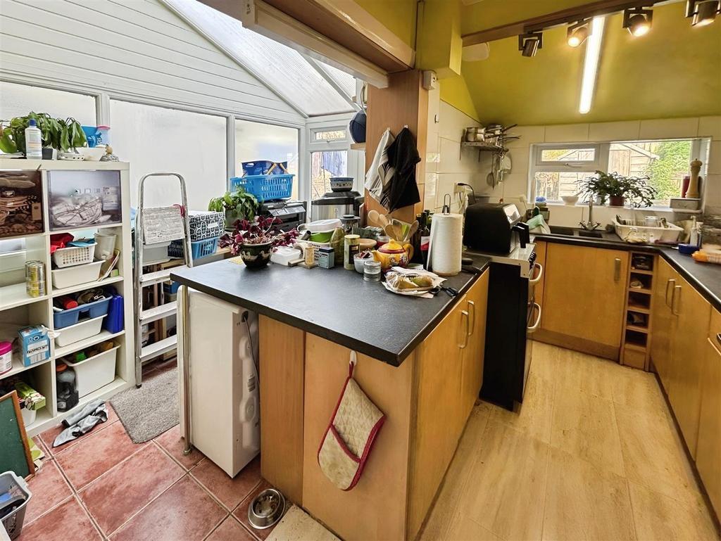 Kitchen/Conservatory