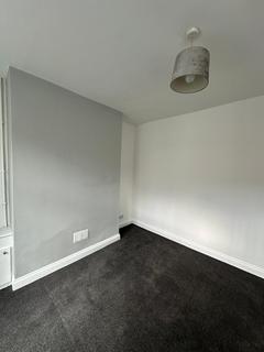 2 bedroom terraced house to rent, Moorland Road, Birkenhead CH42