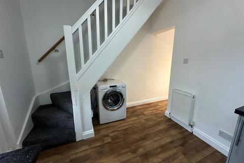 2 bedroom terraced house to rent, Moorland Road, Birkenhead CH42