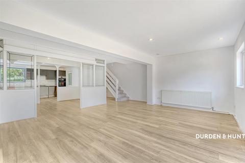 3 bedroom terraced house for sale, Millers Lane, Chigwell, IG7