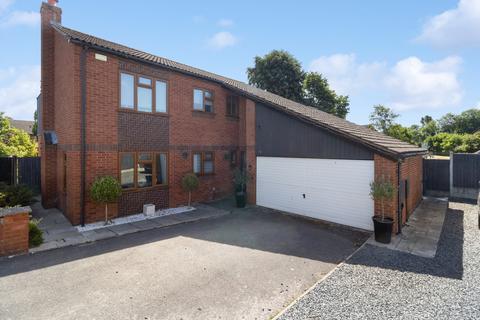 4 bedroom detached house for sale, Hayslan Avenue, Malvern, Worcestershire, WR14 2RQ