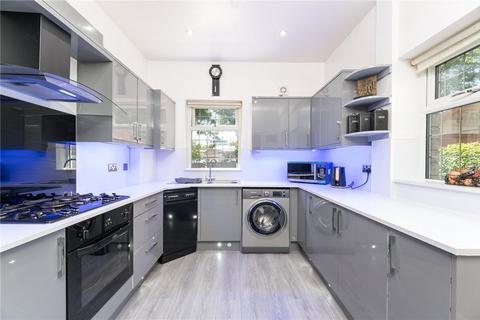 9 Coniston Grove, Bradford, BD9 5HN