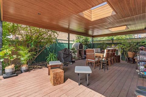 4 bedroom detached house for sale, Elsinore Road, London