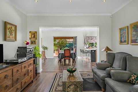 4 bedroom detached house for sale, Elsinore Road, London