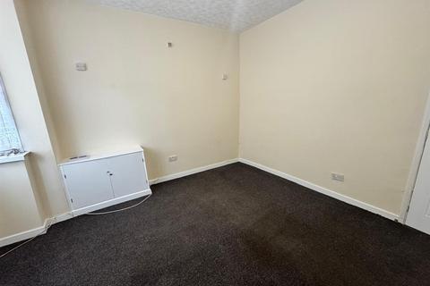 3 bedroom terraced house to rent, Dora Street, Pleck, Walsall