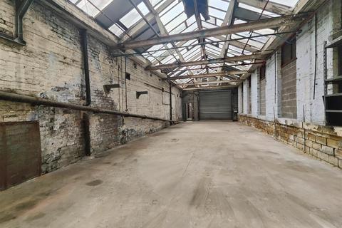 Industrial unit to rent - Perseverance Mills, Lokwood Scar, Huddersfield