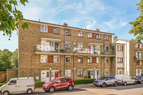 2 bedroom maisonette for sale, Eltham Road, London SE12