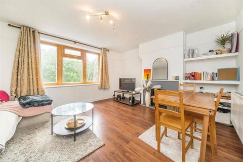 2 bedroom maisonette for sale, Eltham Road, London SE12