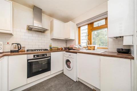2 bedroom maisonette for sale, Eltham Road, London SE12