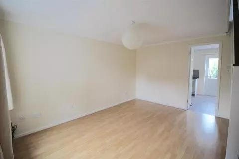 2 bedroom end of terrace house for sale - View 3