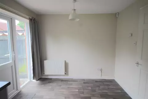 2 bedroom end of terrace house for sale - View 4