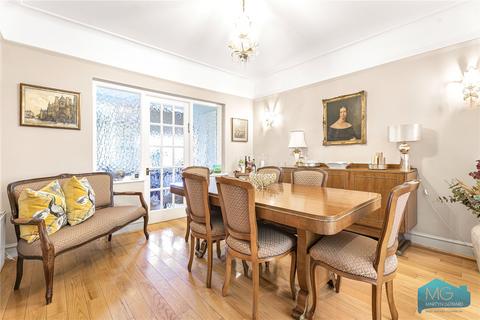26 Waverley Grove, London, N3 3PX