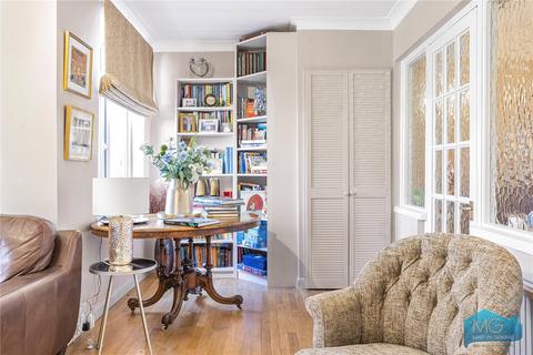 26 Waverley Grove, London, N3 3PX