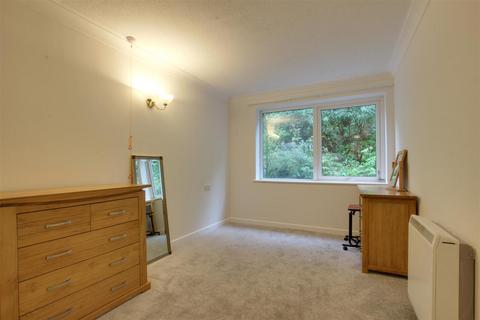 1 bedroom retirement property for sale, Homewillow Close, London
